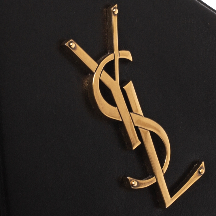 Pre Owned Saint Laurent Black Leather Pyramid Clutch