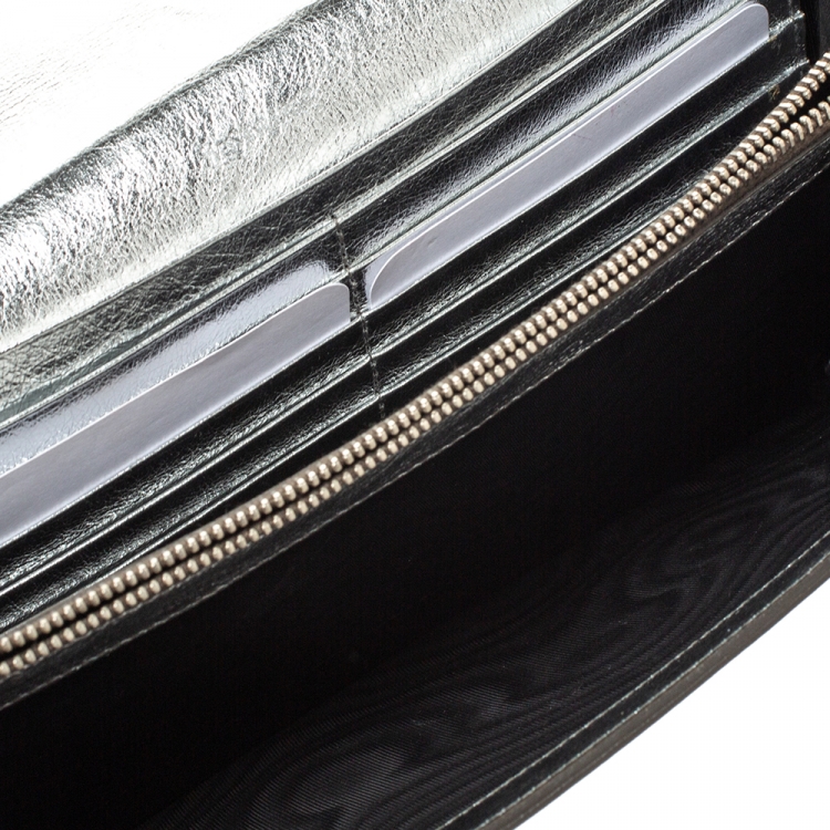 مملوكة مسبقًا Saint Laurent Paris Metallic Silver Leather Wallet on Chain