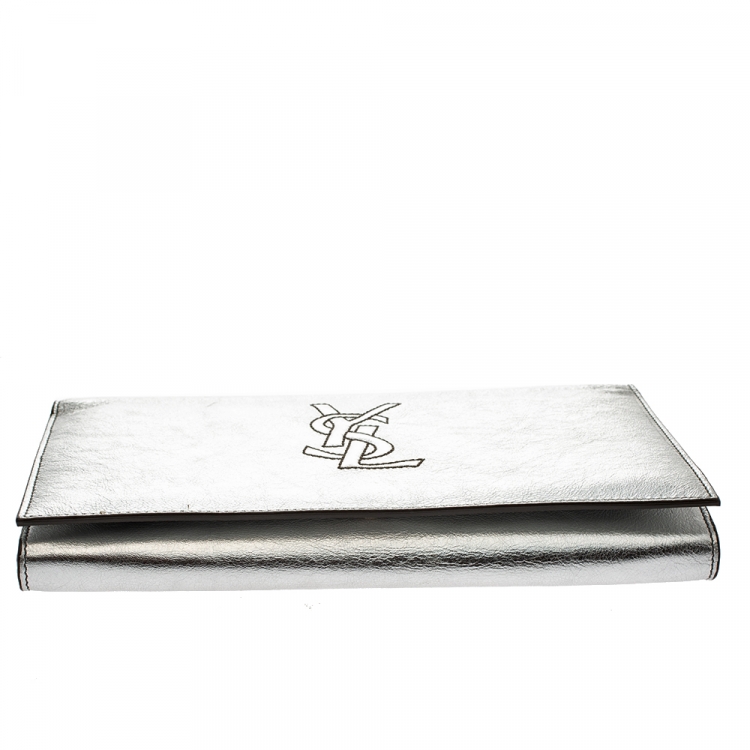 مملوكة مسبقًا Saint Laurent Paris Metallic Silver Leather Wallet on Chain