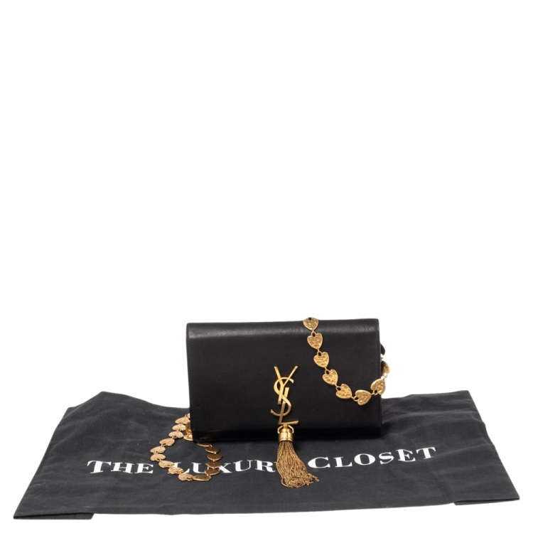 مملو�كة مسبقًا Saint Laurent Black Leather Small Kate Heart Chain Bag