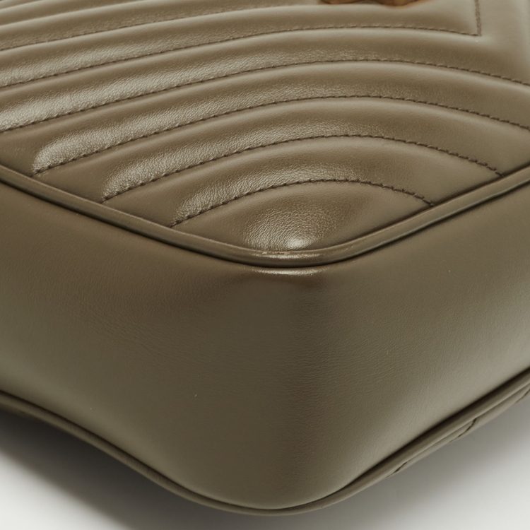مملوكة مسبقًا Saint Laurent Olive Green Matelassé Leather Lou Camera Crossbody Bag