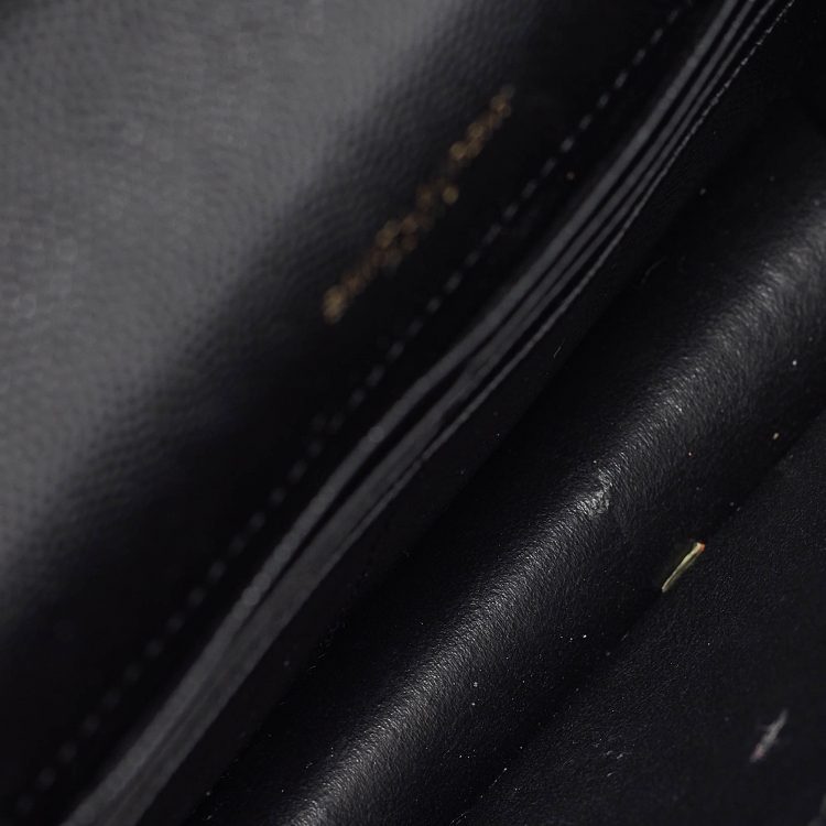 مملوكة مسبقًا Saint Laurent Black Matelassé Leather Envelope Wallet on Chain
