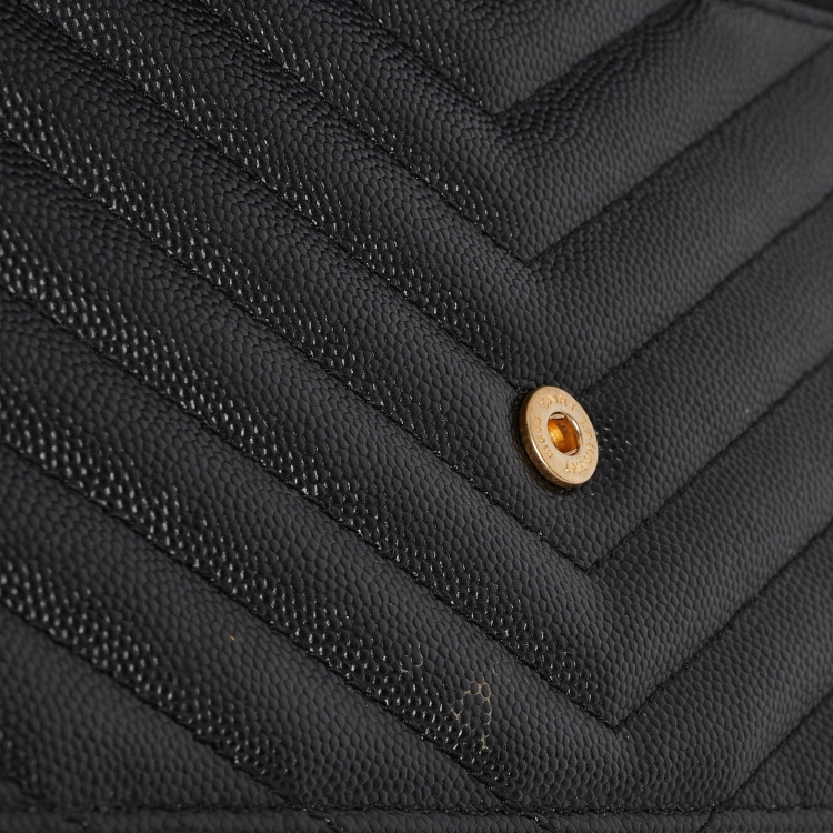 مملوكة مسبقًا Saint Laurent Black Matelassé Leather Envelope Wallet on Chain