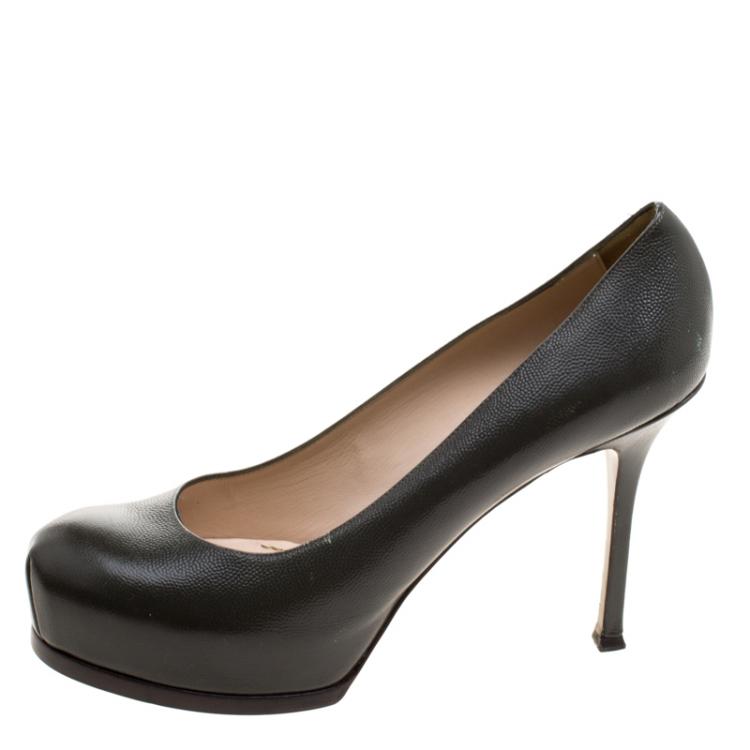 مملوكة مسبقًا Saint Laurent Paris Olive Green Pebbled Leather Tribtoo Platform Pumps Size 41