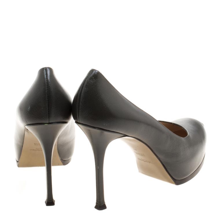 مملوكة مسبقًا Saint Laurent Paris Olive Green Pebbled Leather Tribtoo Platform Pumps Size 41