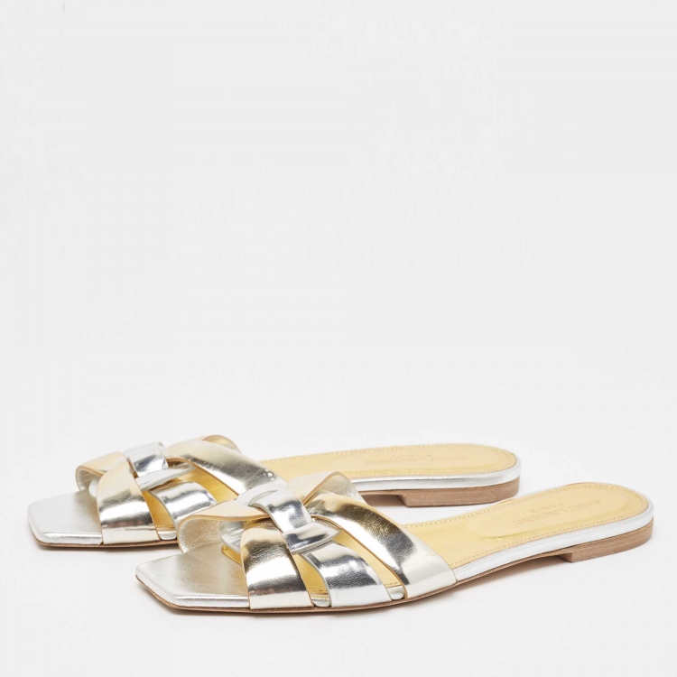 مملوكة مسبقًا Saint Laurent Silver/Gold Patent Leather Tribute Slide Flats Size 39.5