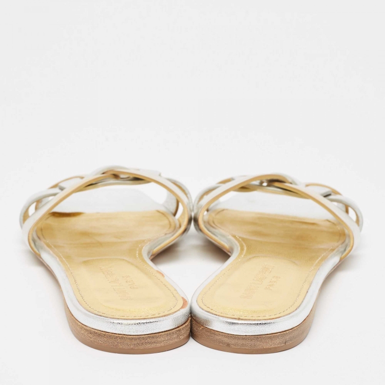 مملوكة مسبقًا Saint Laurent Silver/Gold Patent Leather Tribute Slide Flats Size 39.5