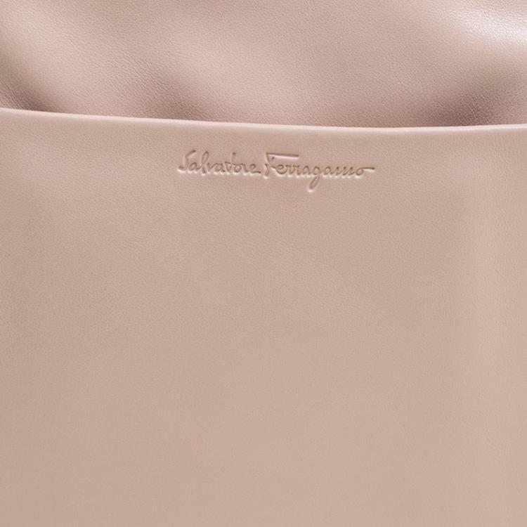 Pre Owned Salvatore Ferragamo Beige Leather Crossbody Bag