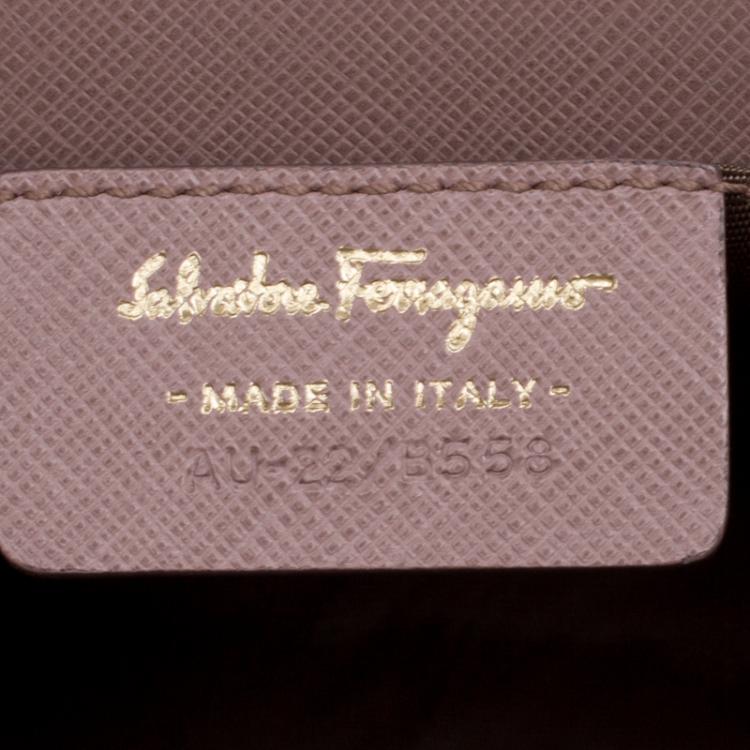 مملوكة مسبقًا Salvatore Ferragamo Beige Leather Ginny Shoulder Bag