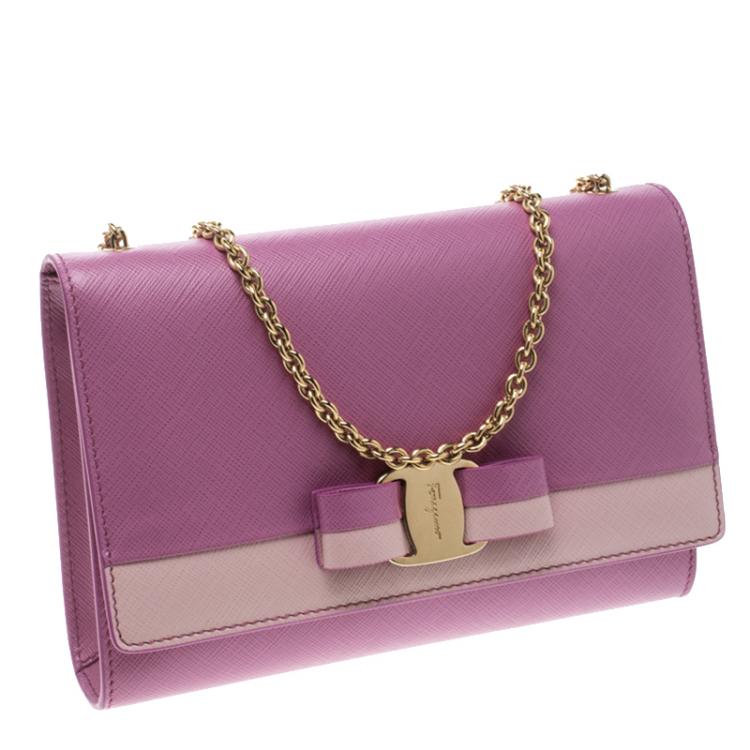 Pre Owned Salvatore Ferragamo Pink Leather Vara Bow Chain Clutch