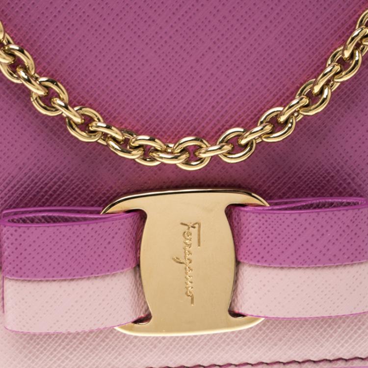 Pre Owned Salvatore Ferragamo Pink Leather Vara Bow Chain Clutch