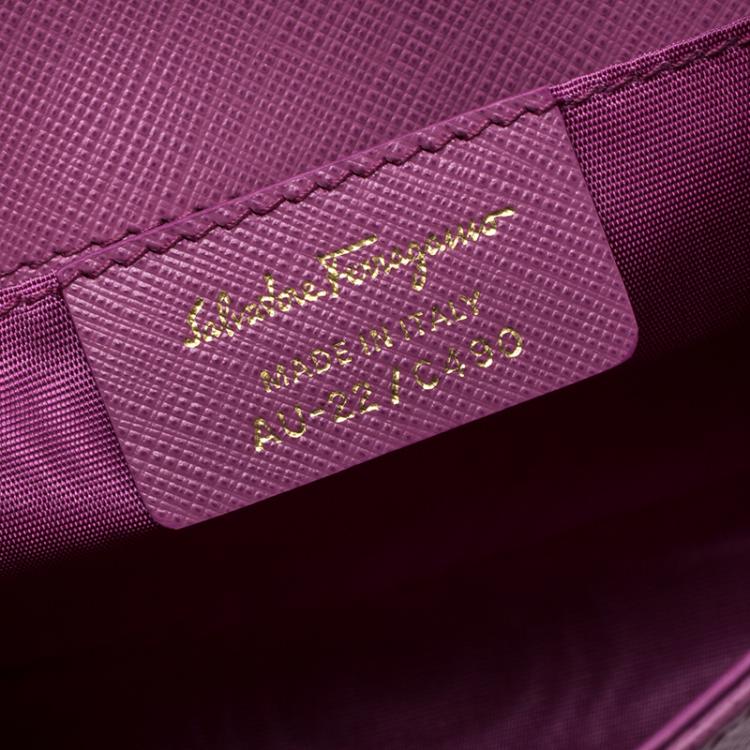 Pre Owned Salvatore Ferragamo Pink Leather Vara Bow Chain Clutch