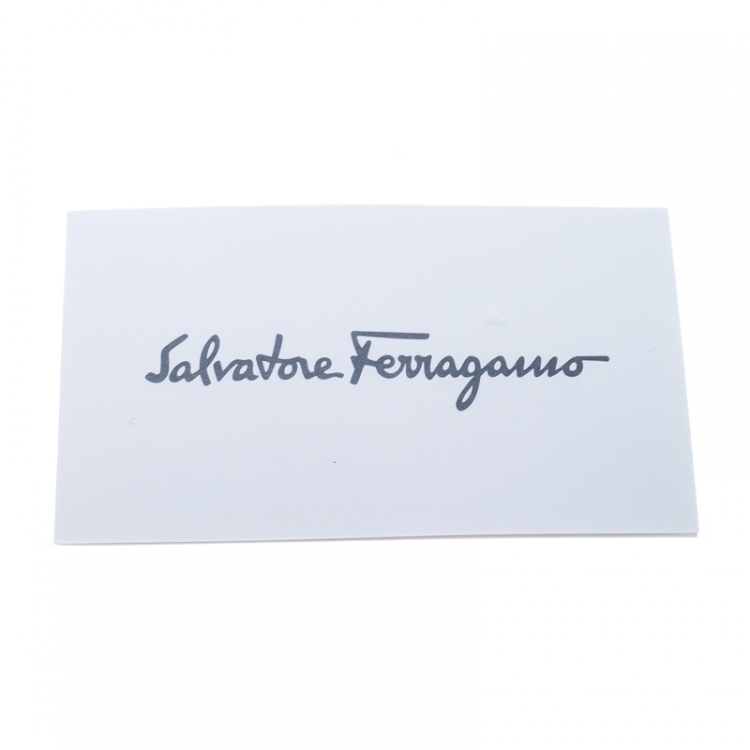 مملوكة مسبقًا Salvatore Ferragamo Ivory Leather Bifold Wallet