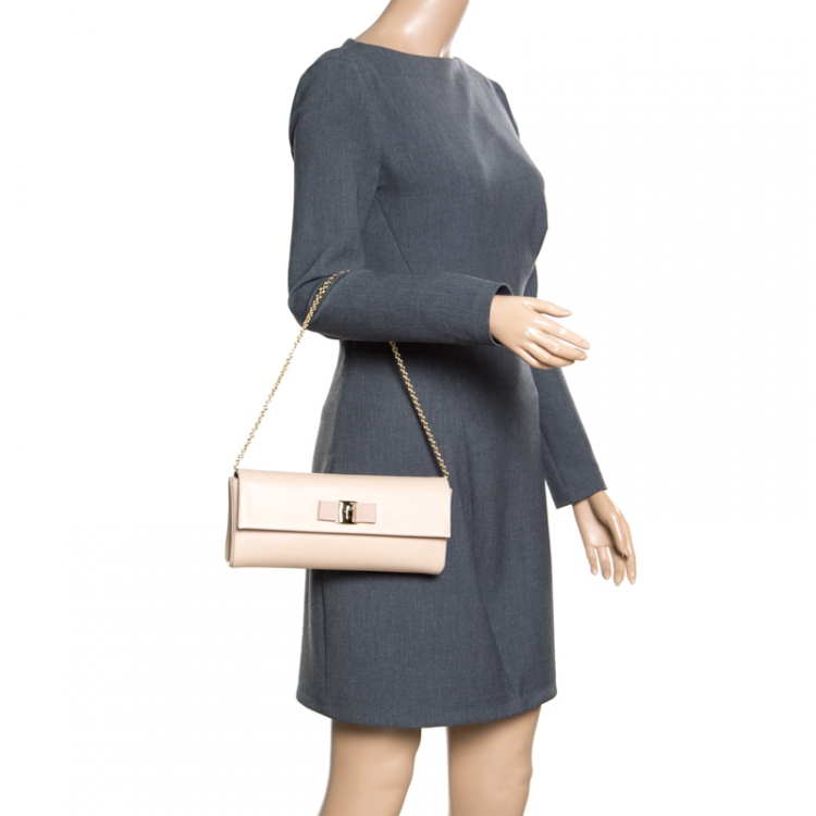 Pre Owned Salvatore Ferragamo Beige Leather Bow Ginny Long Clutch