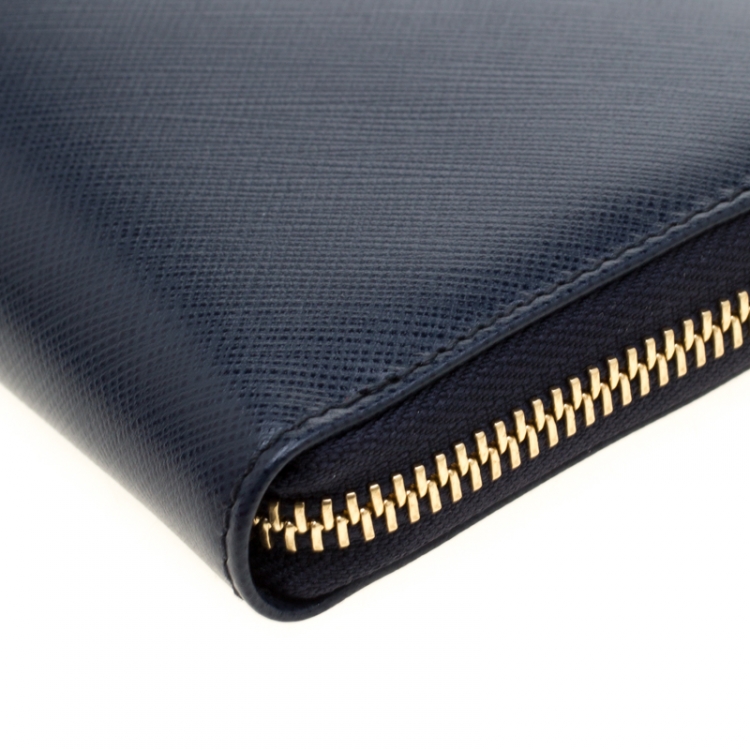مملوكة مسبقًا Salvatore Ferragamo Blue Indie Kid Leather Double Gancio Zip Around Wallet
