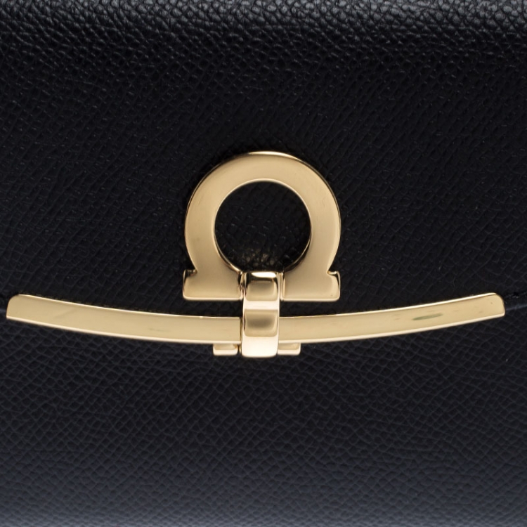 Pre Owned Salvatore Ferragamo Black Leather Gancini Bifold Wallet