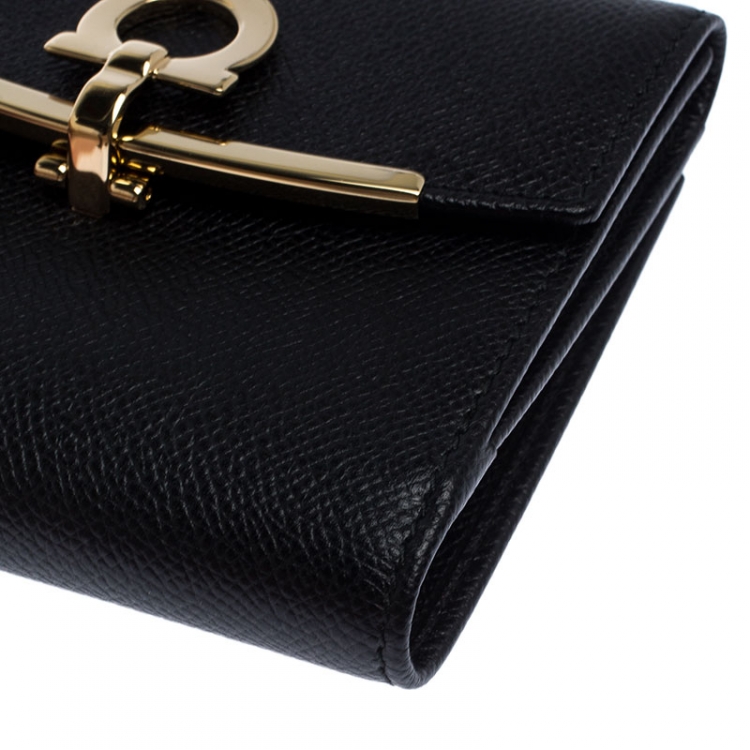 Pre Owned Salvatore Ferragamo Black Leather Gancini Bifold Wallet