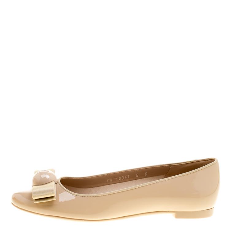 Pre Owned Salvatore Ferragamo Beige Patent Leather Fiocco Bow Ballet Flats Size 35.5