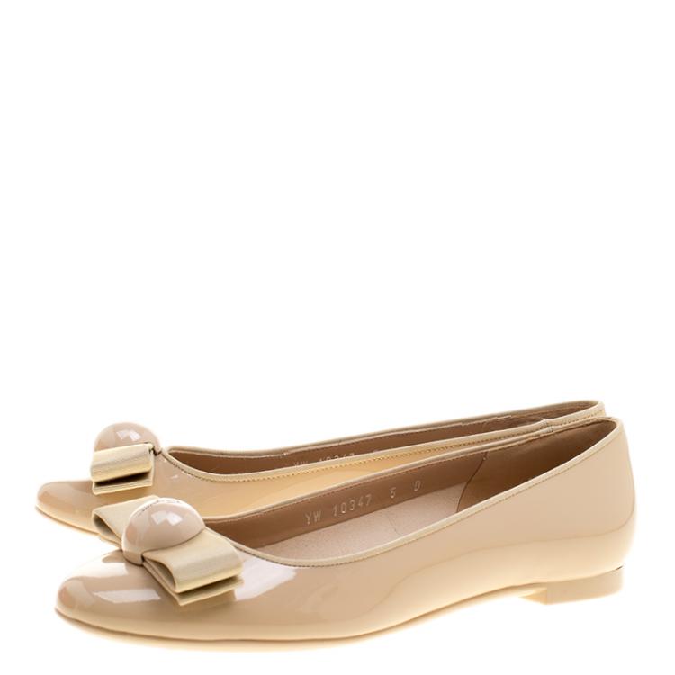 Pre Owned Salvatore Ferragamo Beige Patent Leather Fiocco Bow Ballet Flats Size 35.5