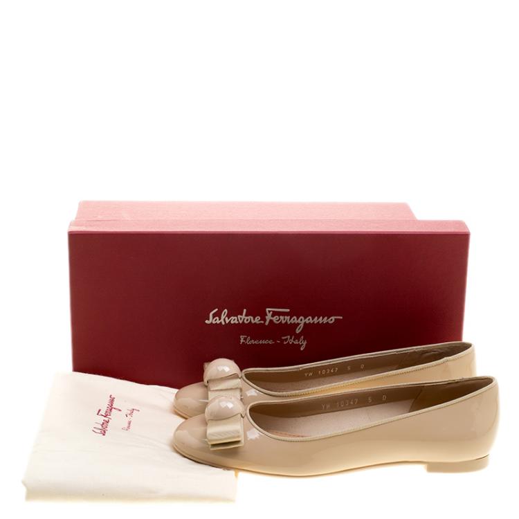 Pre Owned Salvatore Ferragamo Beige Patent Leather Fiocco Bow Ballet Flats Size 35.5