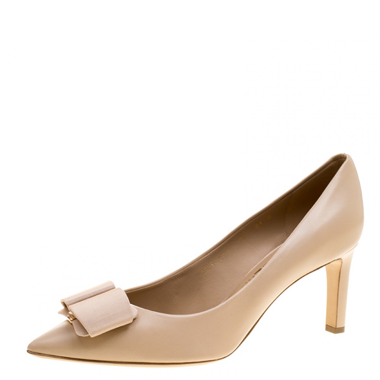 salvatore ferragamo pointed toe pumps