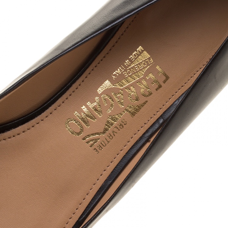 مملوكة مسبقًا Salvatore Ferragamo Black Leather Fiamma Keyhole Ballet Flats Size 37.5