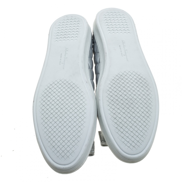 مملوكة مسبقًا Salvatore Ferragamo Metallic Silver Quilted Leather Rufina Sneaker Ballet Flats Size 39.5