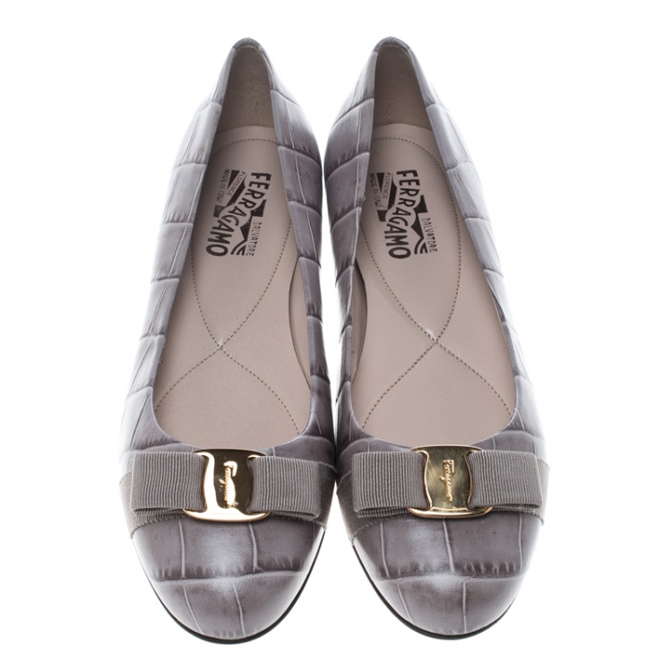 Pre Owned Salvatore Ferragamo Grey Embossed Croc Leather Varina Ballet Flats Size 40.5