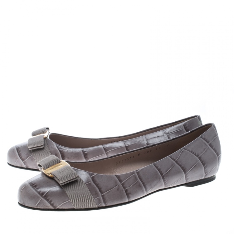 Pre Owned Salvatore Ferragamo Grey Embossed Croc Leather Varina Ballet Flats Size 40.5