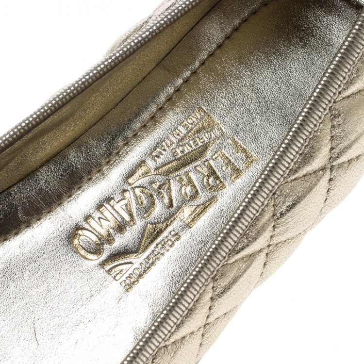 مملوكة مسبقًا Salvatore Ferragamo Metallic Gold Quilted Leather Rufina Sneaker Ballet Flats Size 38.5