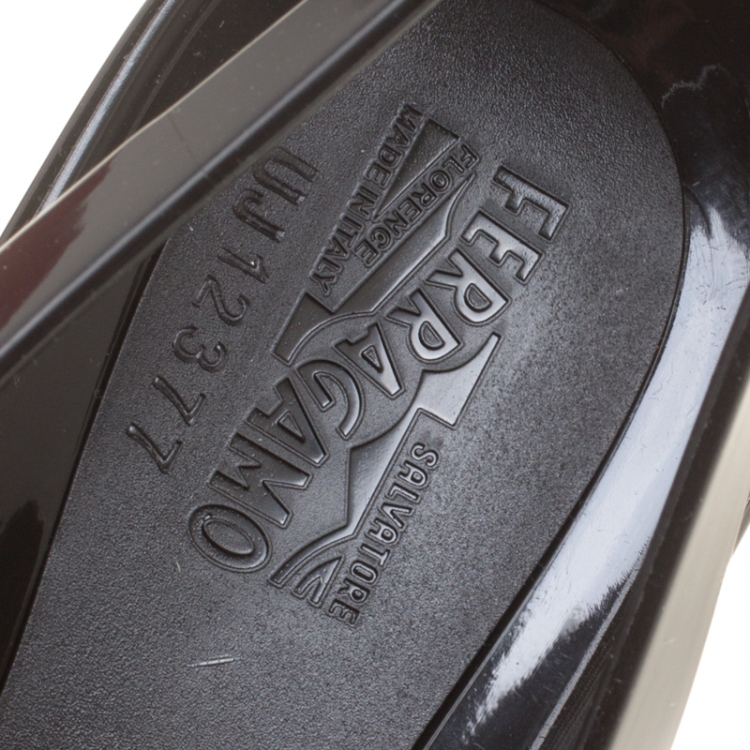 Pre Owned Salvatore Ferragamo Black Jelly Bermuda Flats Size 40.5
