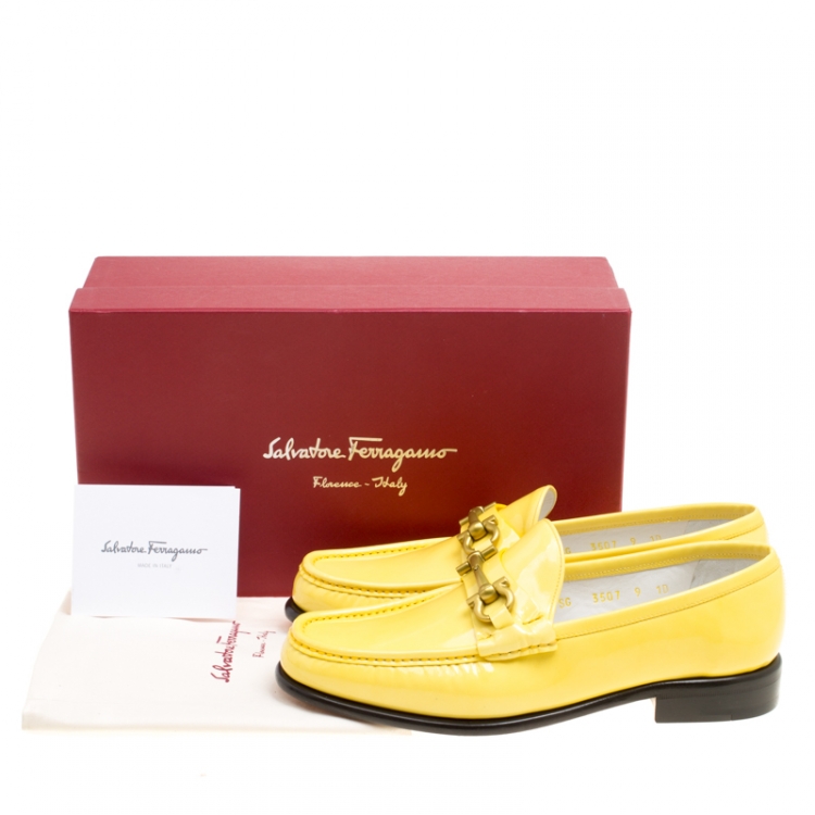 مملوكة مسبقًا Salvatore Ferragamo Women Yellow Patent Leather Mason Gancio Bit Loafers Size 39.5