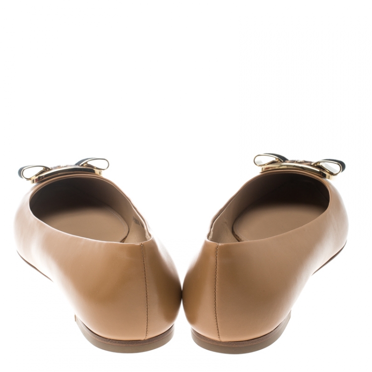 Pre Owned Salvatore Ferragamo Beige Leather Lola Ballet Flats Size 39.5