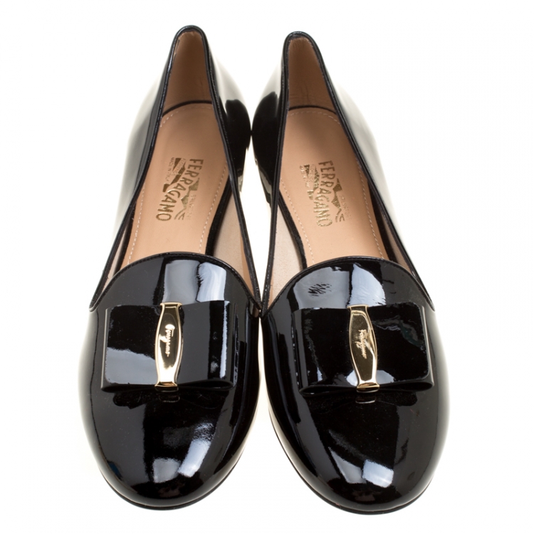 مملوكة مسبقًا Salvatore Ferragamo Black Patent Leather Smoking Slippers Size 41.5