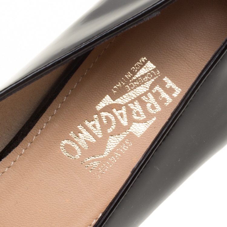مملوكة مسبقًا Salvatore Ferragamo Black Patent Leather Smoking Slippers Size 41.5