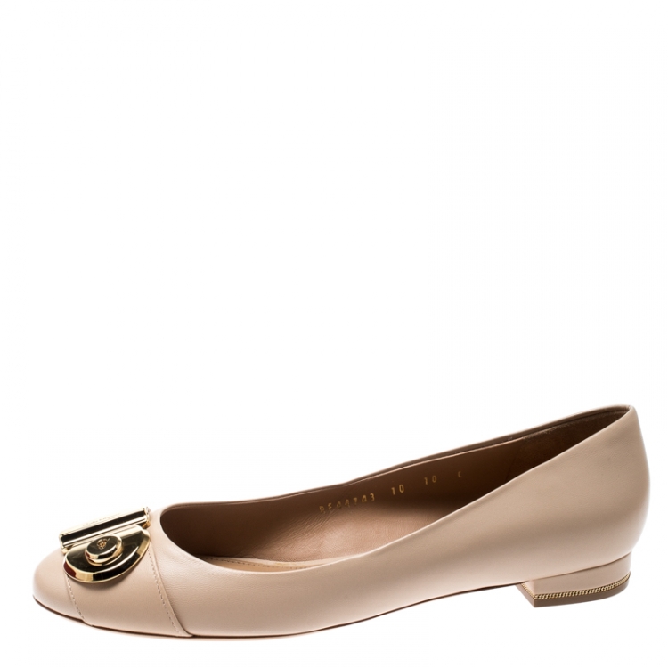 Pre Owned Salvatore Ferragamo Beige Leather Fiamma Keyhole Flats Size 40.5