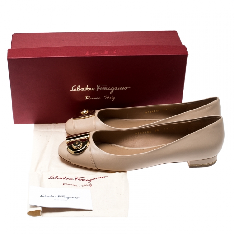 Pre Owned Salvatore Ferragamo Beige Leather Fiamma Keyhole Flats Size 40.5