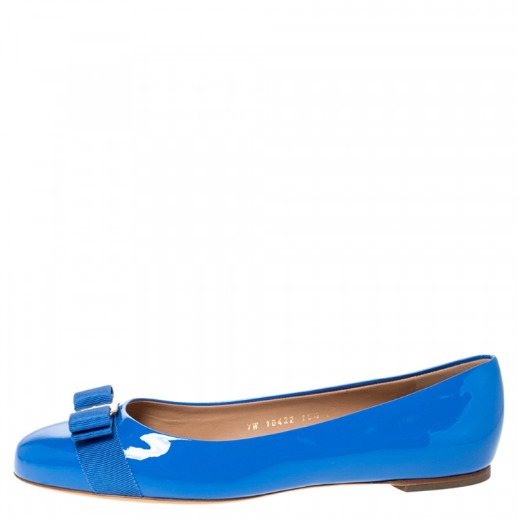 مملوكة مسبقًا Salvatore Ferragamo Blue Patent Leather Varina Ballet Flats Size 41