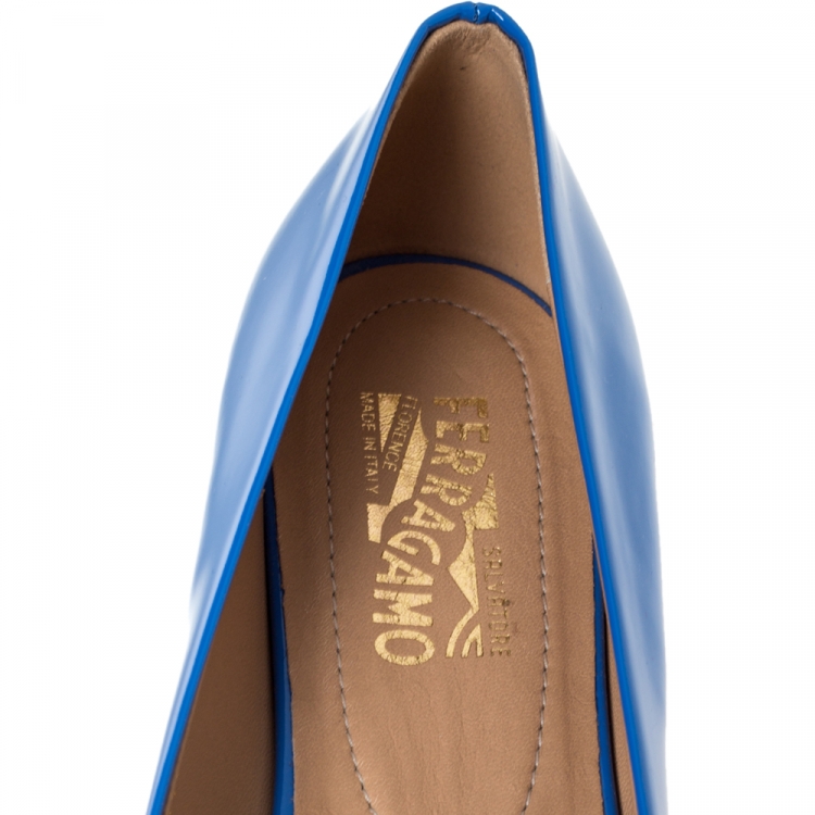مملوكة مسبقًا Salvatore Ferragamo Blue Patent Leather Varina Ballet Flats Size 41