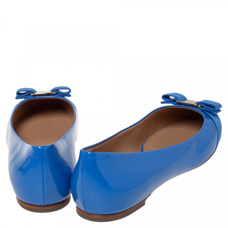 مملوكة مسبقًا Salvatore Ferragamo Blue Patent Leather Varina Ballet Flats Size 41