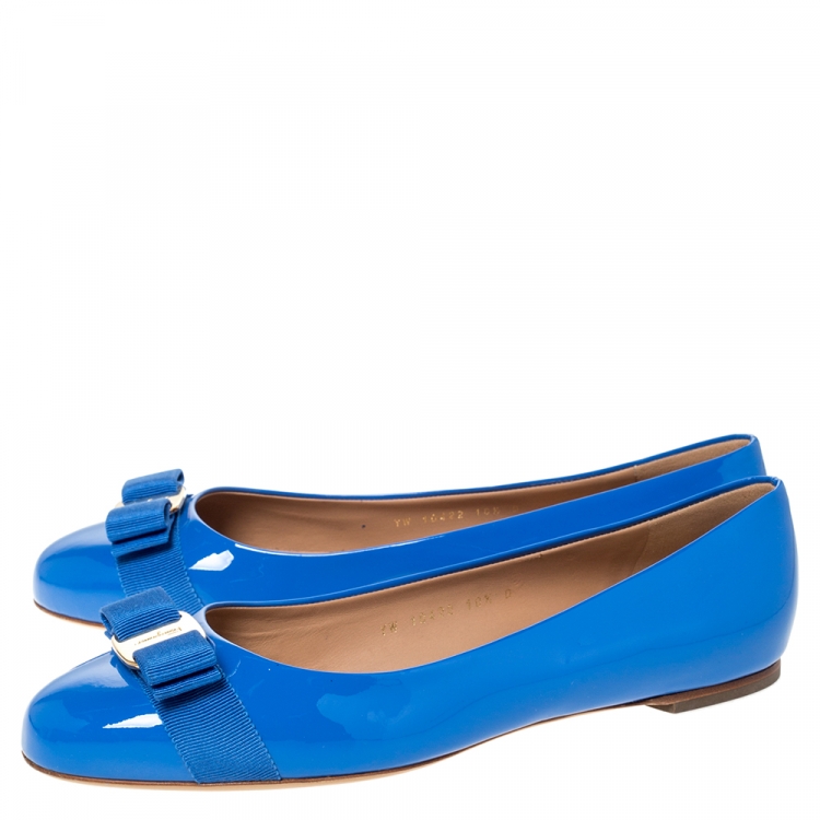 مملوكة مسبقًا Salvatore Ferragamo Blue Patent Leather Varina Ballet Flats Size 41