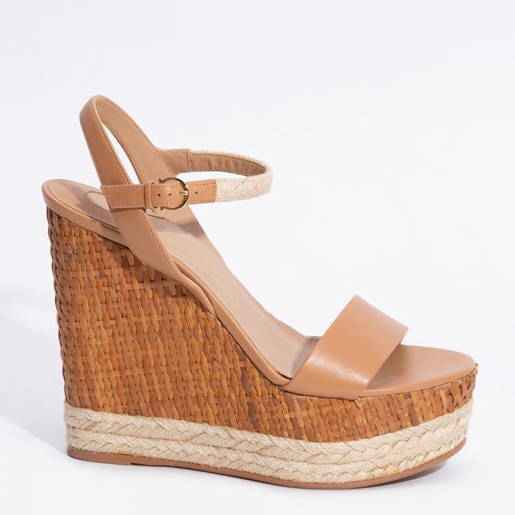 ferragamo beige shoes