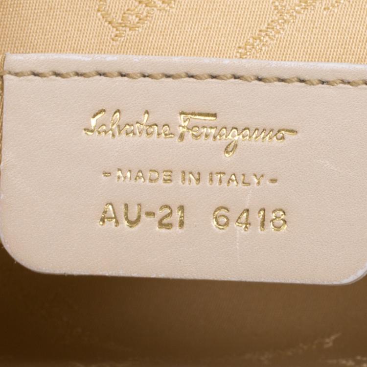 Pre Owned Salvatore Ferragamo Off White Leather Beaded Chain Shoulder Bag