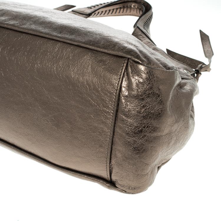 مملوكة مسبقًا Salvatore Ferragamo Metallic Grey Leather Tote