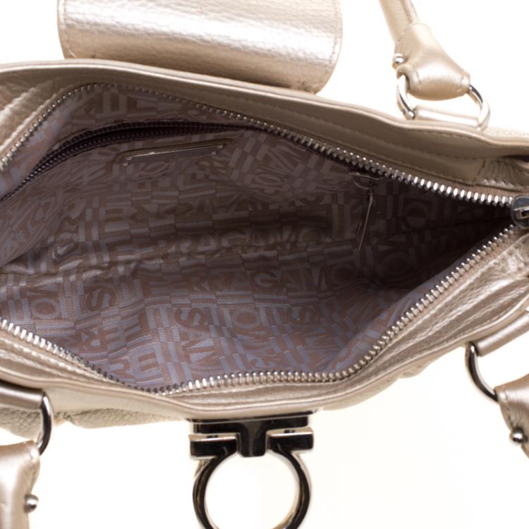 Pre Owned Salvatore Ferragamo Gold Leather Marisa Shoulder Bag