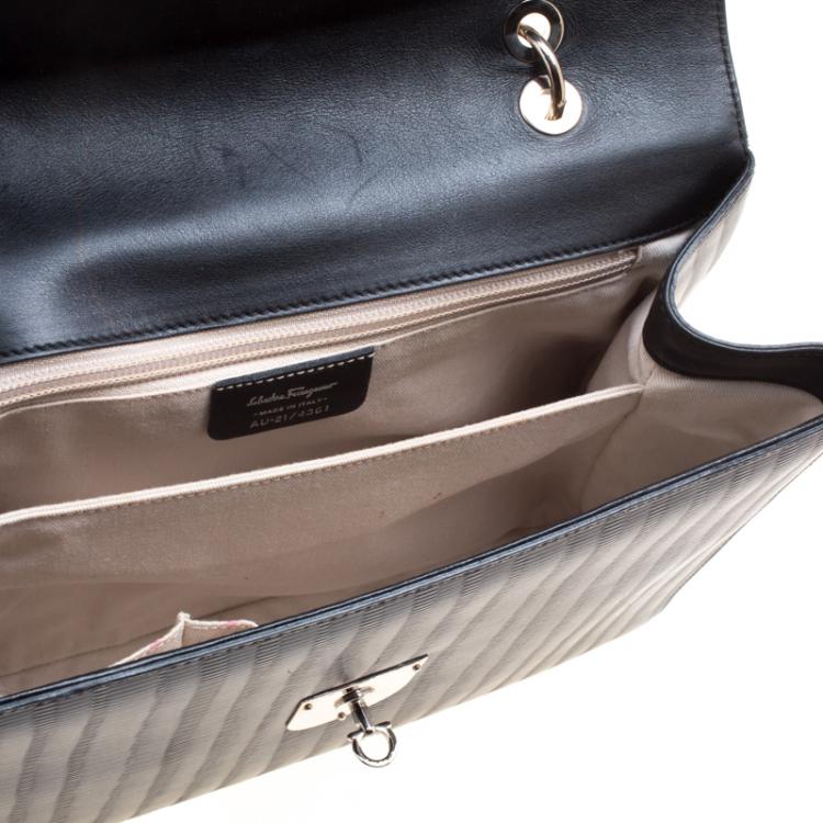 مملوكة مسبقًا Salvatore Ferragamo Black Embossed Leather Top Handle Bag