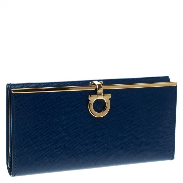 مملوكة مسبقًا Salvatore Ferragamo Blue Leather Gancio Clasp Continental Wallet