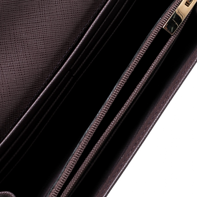 مملوكة مسبقًا Salvatore Ferragamo Dark Brown Leather Continental Wallet