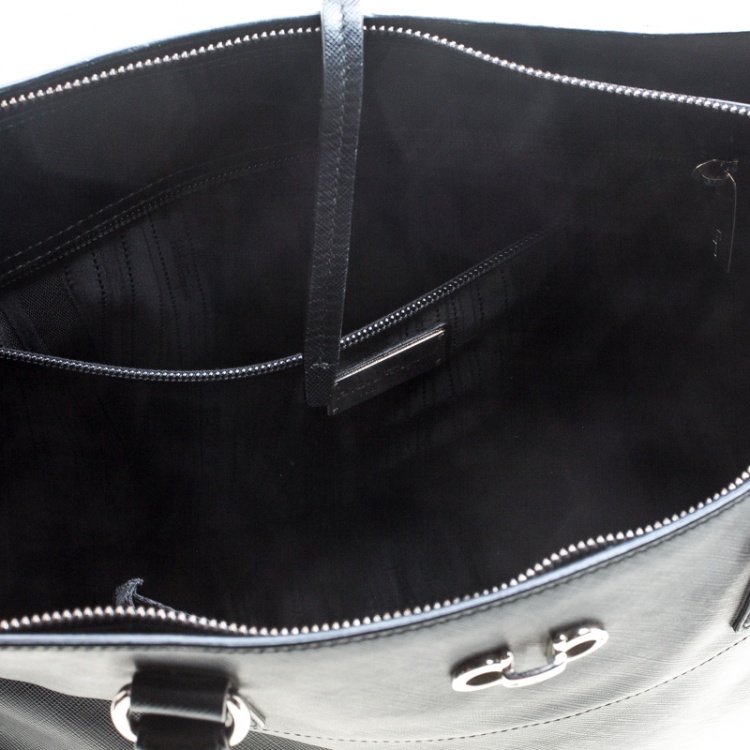 مملوكة مسبقًا Salvatore Ferragamo Black Leather Large Briana Tote