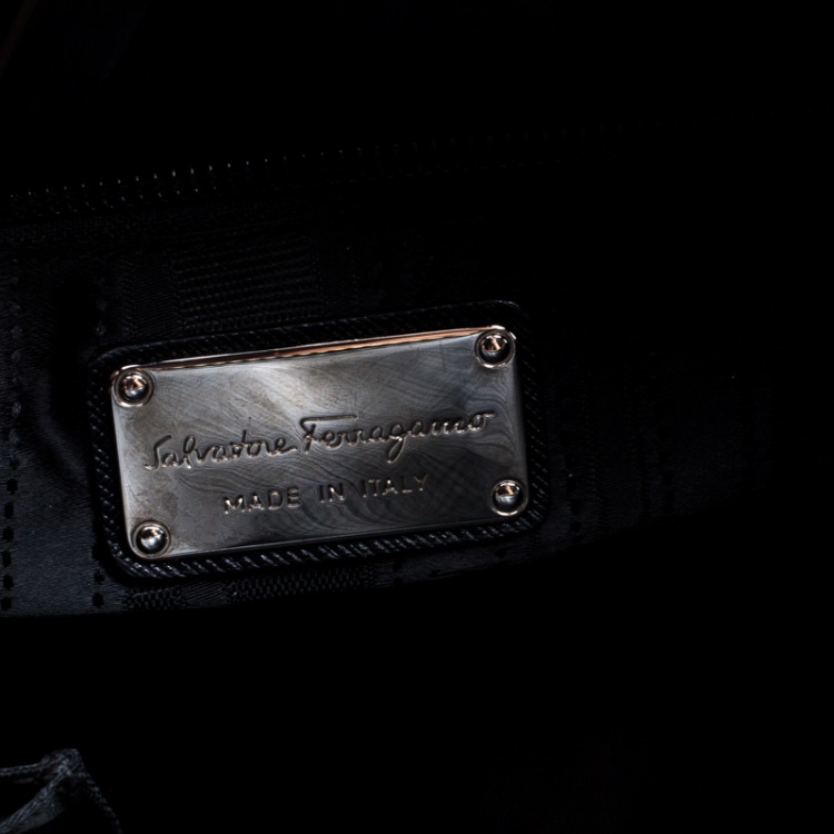 مملوكة مسبقًا Salvatore Ferragamo Black Leather Large Briana Tote